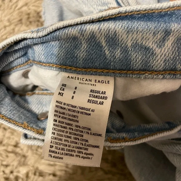 American Eagle Mom Jean Size 8 - Picture 5 of 5